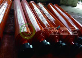 Hydraulic cylinder and pumping station